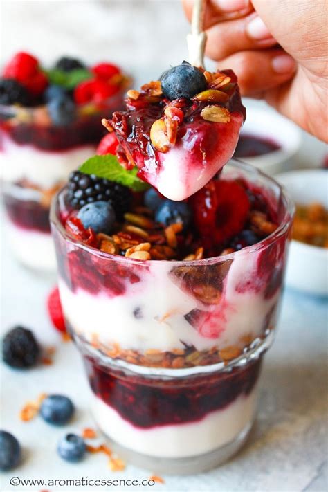 Cup, Yogurt Granola Parfait - calories, carbs, nutrition