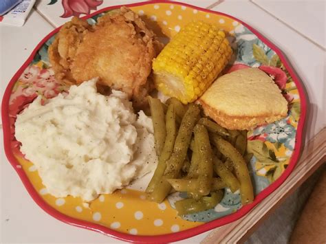 Deep Fried Chicken Quarter, Mashed Potatoes, Gravy, Corn on the Cob - calories, carbs, nutrition