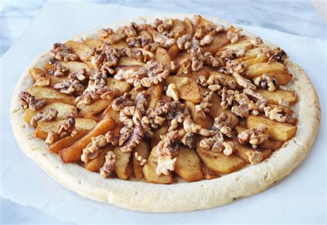 Dessert Pizza Apple Walnut 14" Cut 8 - calories, carbs, nutrition