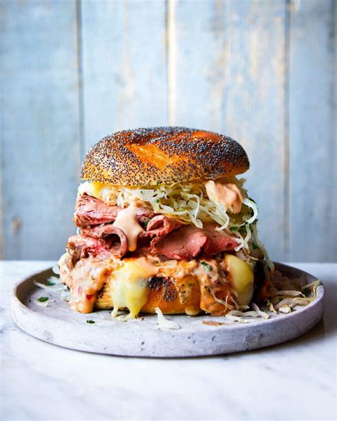 Dijon Roast Beef Bagel Sandwich - calories, carbs, nutrition