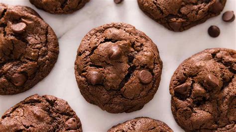 Double Chocolate Chip Cookies - Large - calories, carbs, nutrition