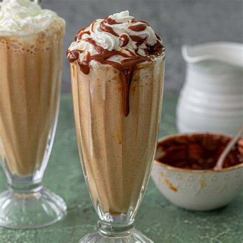 Dulce de Leche Frappuccino Blended Creme - Tall - With Whipped Cream - calories, carbs, nutrition