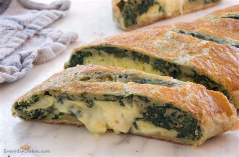 Egg, Cheddar & Spinach Stromboli - calories, carbs, nutrition