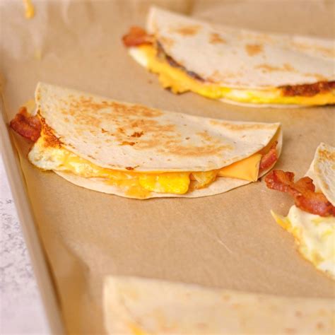 Egg Cheese Wrap - calories, carbs, nutrition