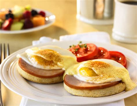 Eggs Benedict with Canadian Bacon - calories, carbs, nutrition