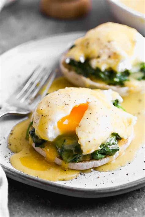 Eggs Florentine Artisan Mini - calories, carbs, nutrition