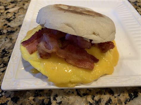 English Muffin with Egg & Cheese - calories, carbs, nutrition