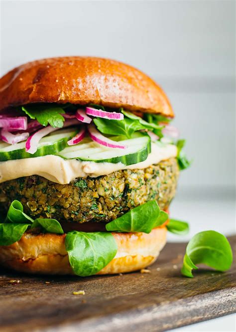 Falafel Burger w/cheese on wheat roll - calories, carbs, nutrition