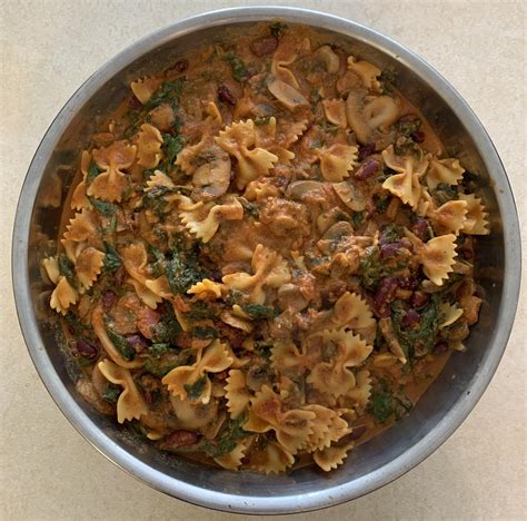 Farfalle Marinara - calories, carbs, nutrition