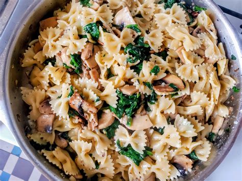 Farfalle with Mushrooms Cacciatore-Style - calories, carbs, nutrition