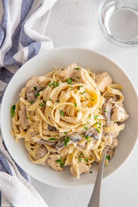 Fettuccine Alfredo with Mushrooms - calories, carbs, nutrition