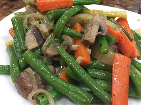 French Green Beans & Carrot Medley - calories, carbs, nutrition