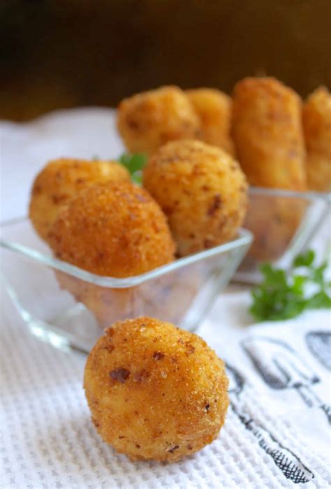 Fried Amandine Mashed Potato Croquettes - calories, carbs, nutrition