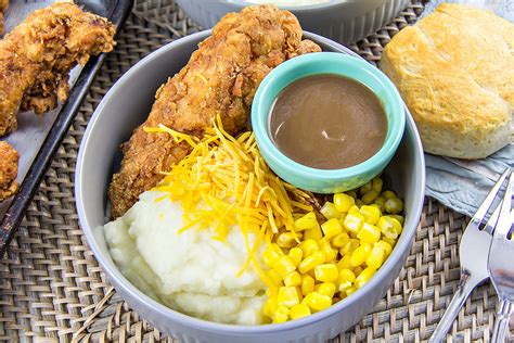 Fried Chicken and Mashed Potato Bowl with Corn and Gravy - calories, carbs, nutrition