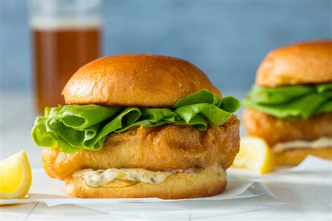 Fried Cod Sandwich with Lettuce & Tomato - calories, carbs, nutrition