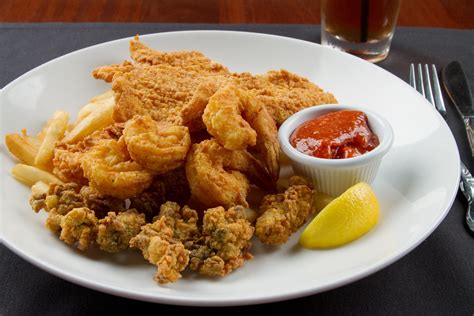 Fried Seafood Combination Platter - calories, carbs, nutrition