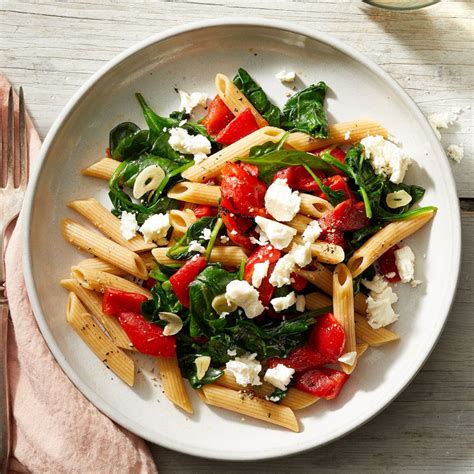 Frozen Entrees - Penne & Chicken In Roasted Penne Red Pepper Sauce With Broccoli - calories, carbs, nutrition