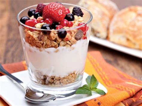 Fruit Parfait - calories, carbs, nutrition