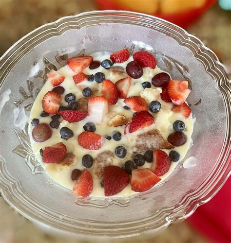 Fruit Trifle - calories, carbs, nutrition