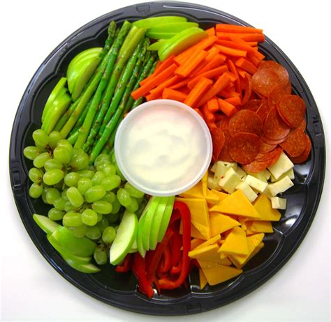 Fruit & Veggie Snack Tray - calories, carbs, nutrition