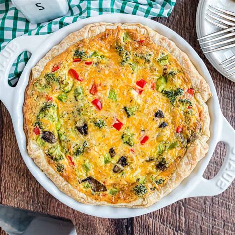 Garden Veggie Breakfast Biscuit Quiche - calories, carbs, nutrition