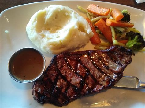 Garlic Grilled Beef with Cilantro Mashed Potatoes - calories, carbs, nutrition