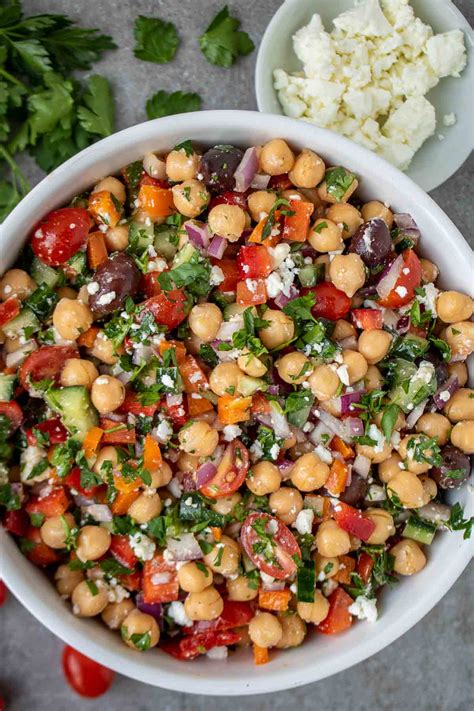 Garlicky Chickpea Salad - calories, carbs, nutrition