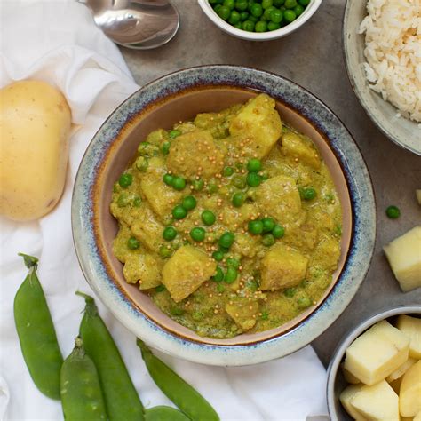 Ghurkha Style Curried Potatoes and Peas - calories, carbs, nutrition