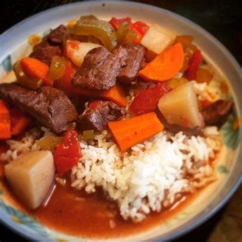 Ginger-Pepper Beef over Steamed Rice - calories, carbs, nutrition