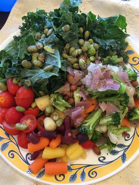 Ginormous Salad - calories, carbs, nutrition