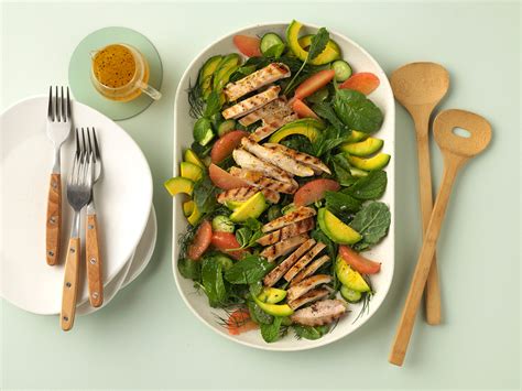 Grapefruit Chicken Avocado Salad (13906.0) - calories, carbs, nutrition