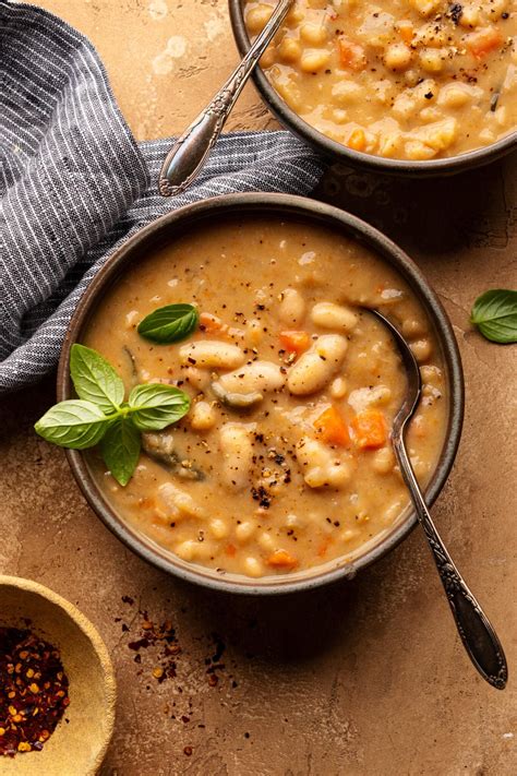 Greek Cannellini Bean Soup - calories, carbs, nutrition