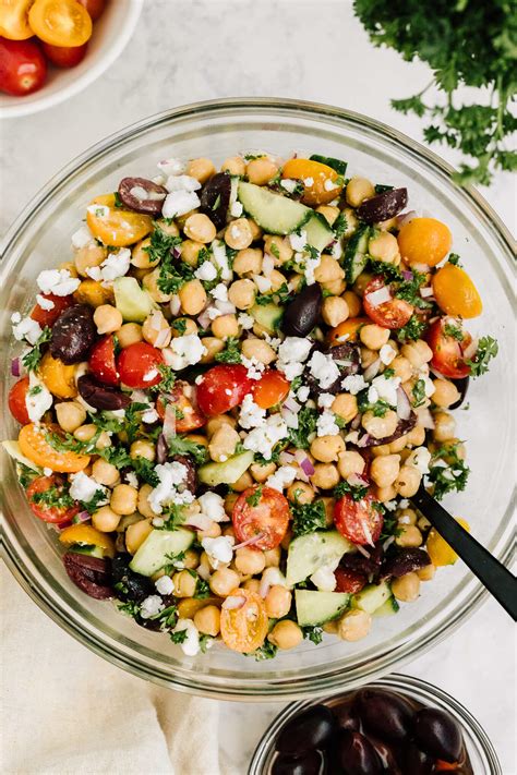 Greek Chickpea Salad - calories, carbs, nutrition