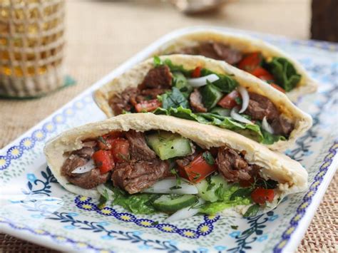 Greek Lamb Pita - calories, carbs, nutrition