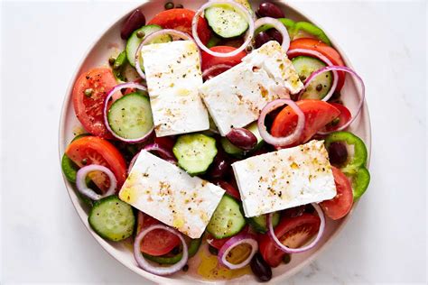 Greek Salad Plate - calories, carbs, nutrition