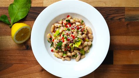 Greek-Style White Bean Salad - calories, carbs, nutrition