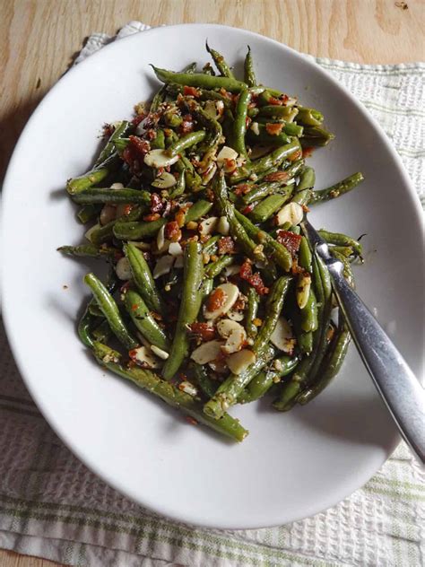 Green Beans with Almond and Thyme - calories, carbs, nutrition