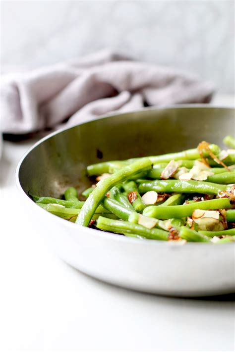 Green Beans with Caramelized Onions and Mushrooms - calories, carbs, nutrition