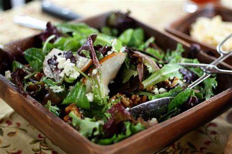 Greens with Pears,Walnuts, and Gorgonzola - calories, carbs, nutrition