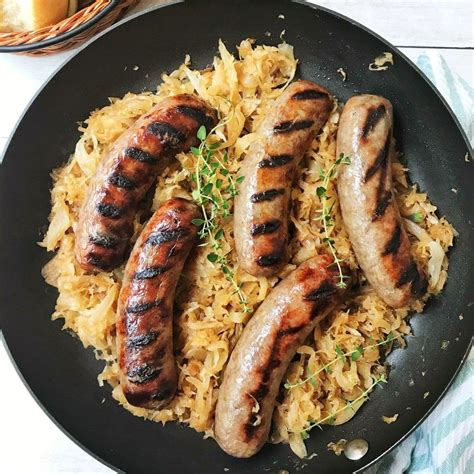 Grilled Bratwurst with Sauerkraut - calories, carbs, nutrition