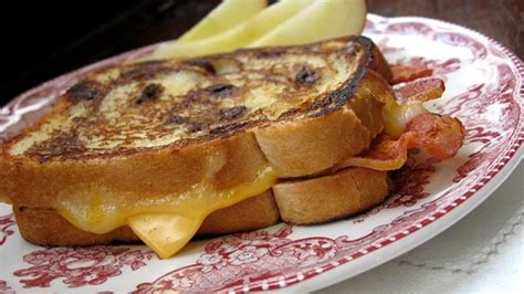 Grilled Cheddar & Bacon on Raisin Bread - calories, carbs, nutrition