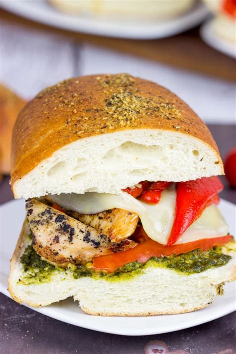 Grilled Chicken Pesto Sandwich Club Roll - calories, carbs, nutrition