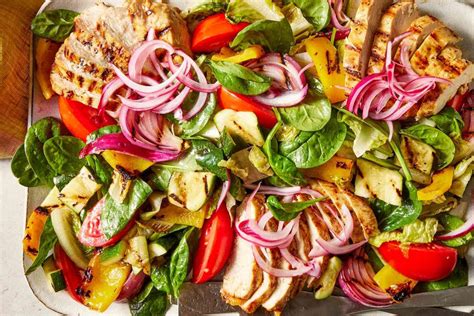 Grilled Chicken Tuscan Salad - calories, carbs, nutrition