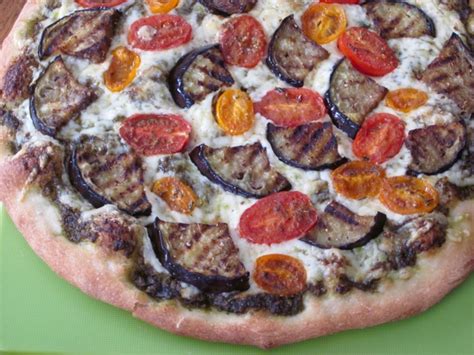 Grilled Eggplant & Tomato Pizza - calories, carbs, nutrition