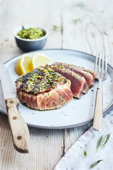 Grilled Lemon Garlic Tuna Plate - calories, carbs, nutrition