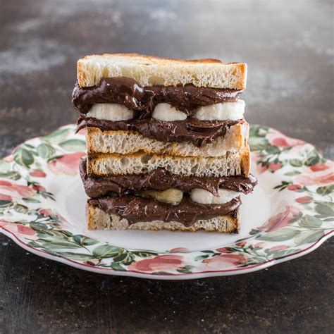 Grilled PB Chocolate & Banana Sandwich - calories, carbs, nutrition