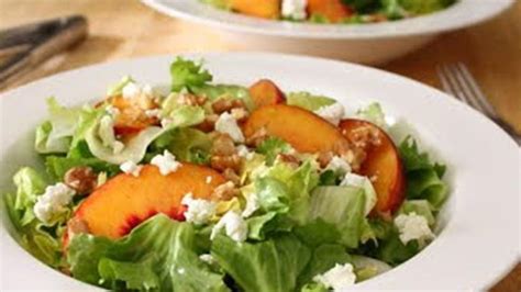 Grilled Peach and Escarole Salad - calories, carbs, nutrition