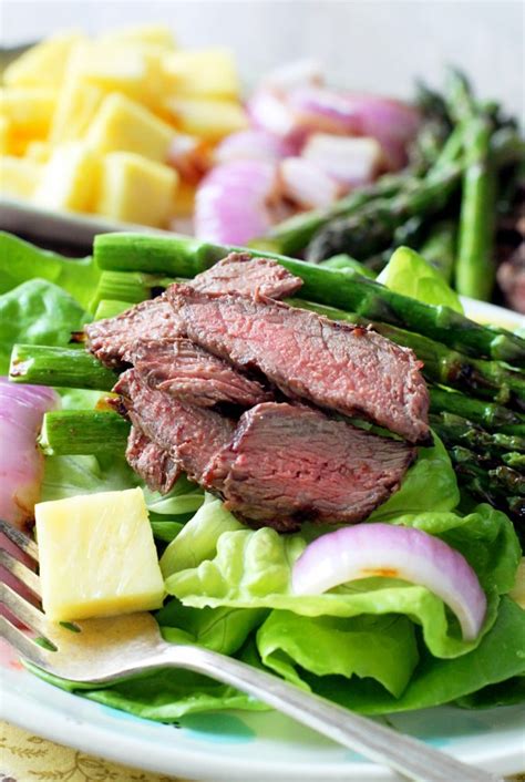 Grilled Steak & Asparagus Salad (CS) - calories, carbs, nutrition