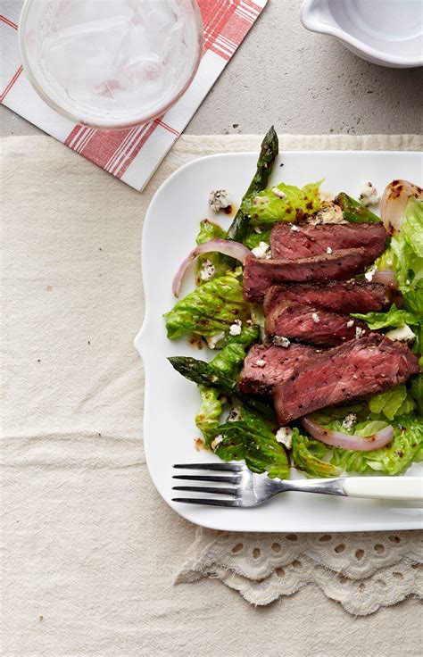 Grilled Steak & Asparagus Salad - calories, carbs, nutrition