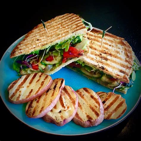 Grilled Vegetable Panini - calories, carbs, nutrition